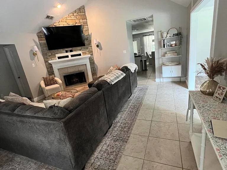 13509 Saint Martin Dr — Photo 4