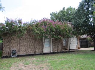 1009 Blue Carriage Ln N, Fort Worth, TX 76120