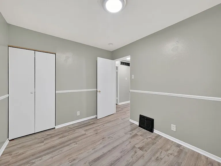 138 Grampian Rd — Photo 18