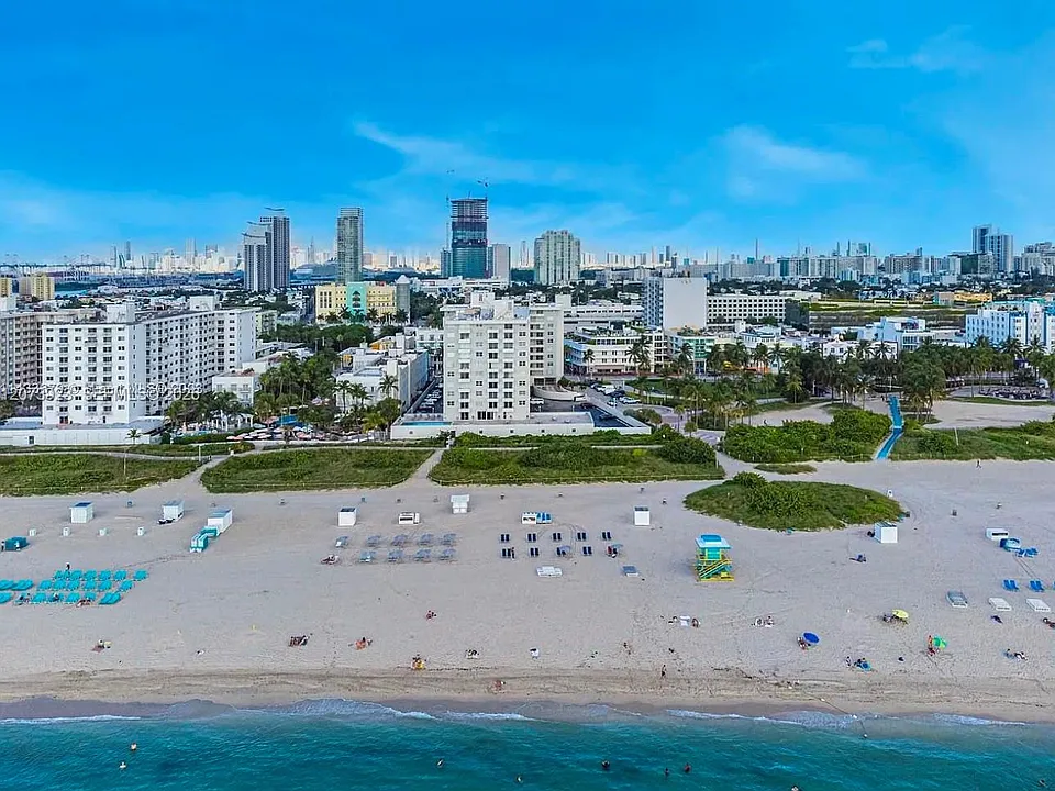 465 Ocean Dr #219
