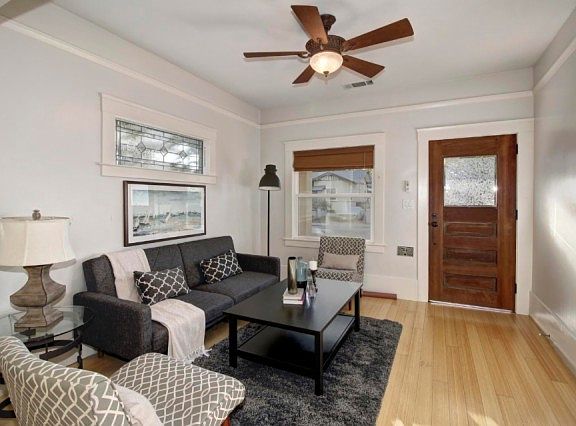 3rd image of 2557 41st St