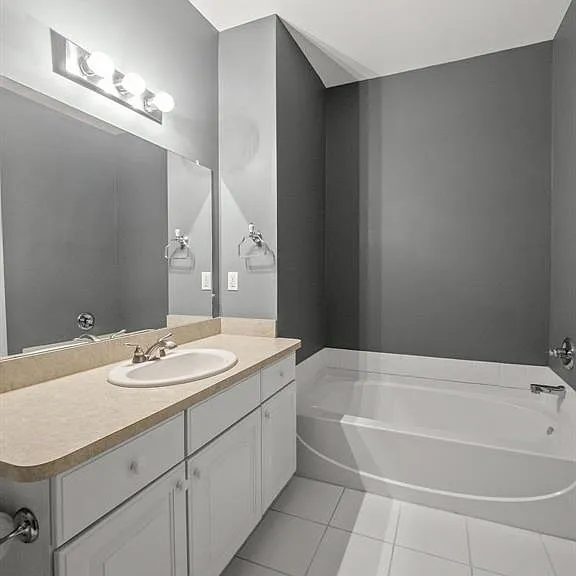 7683 Ambassador Dr — Photo 23