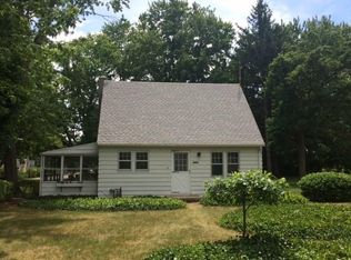 25947 Lake Dr, Elkhart, IN 46514