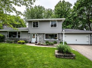 7165 Braemar Ln, Woodbury, MN 55125