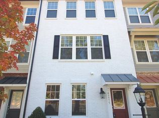 43975 Eastgate View Dr, Chantilly, VA 20152