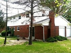2nd image of 1948 Fullerton Dr