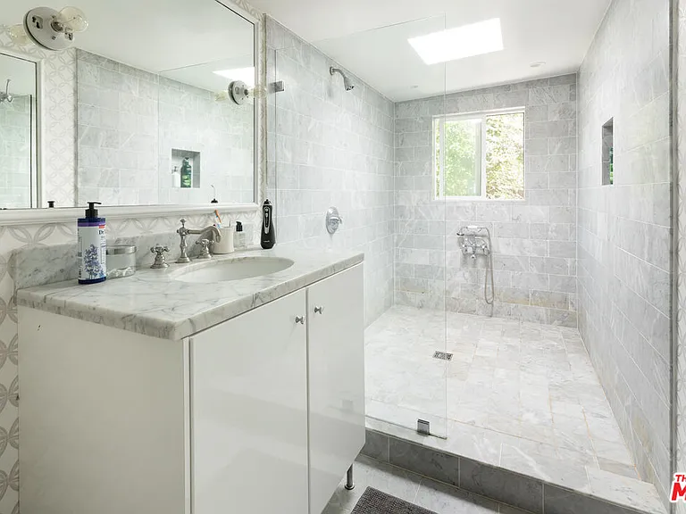 1359 Vienna Way — Photo 22