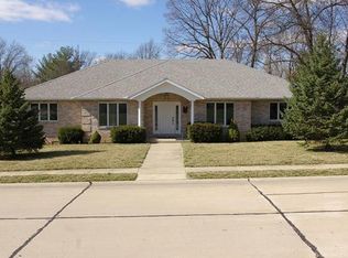 1 Hampton, Collinsville, IL 62234