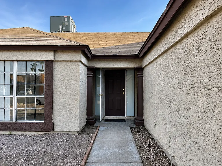 6117 W Ivanhoe St — Photo 3
