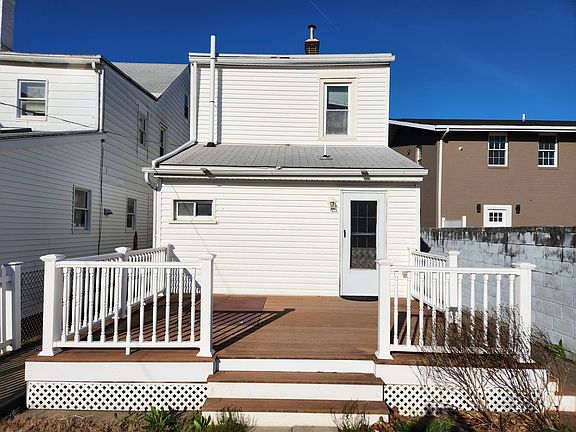 2nd image of 438 Jefferson Ave