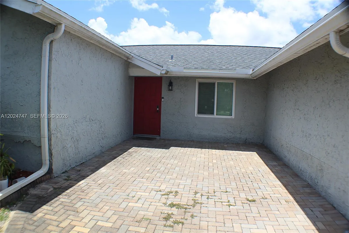 Building Photo - 1317 SW 82nd Ave