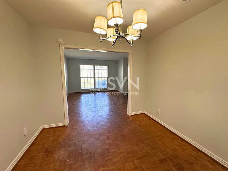 110 Windsor Dr — Photo 7