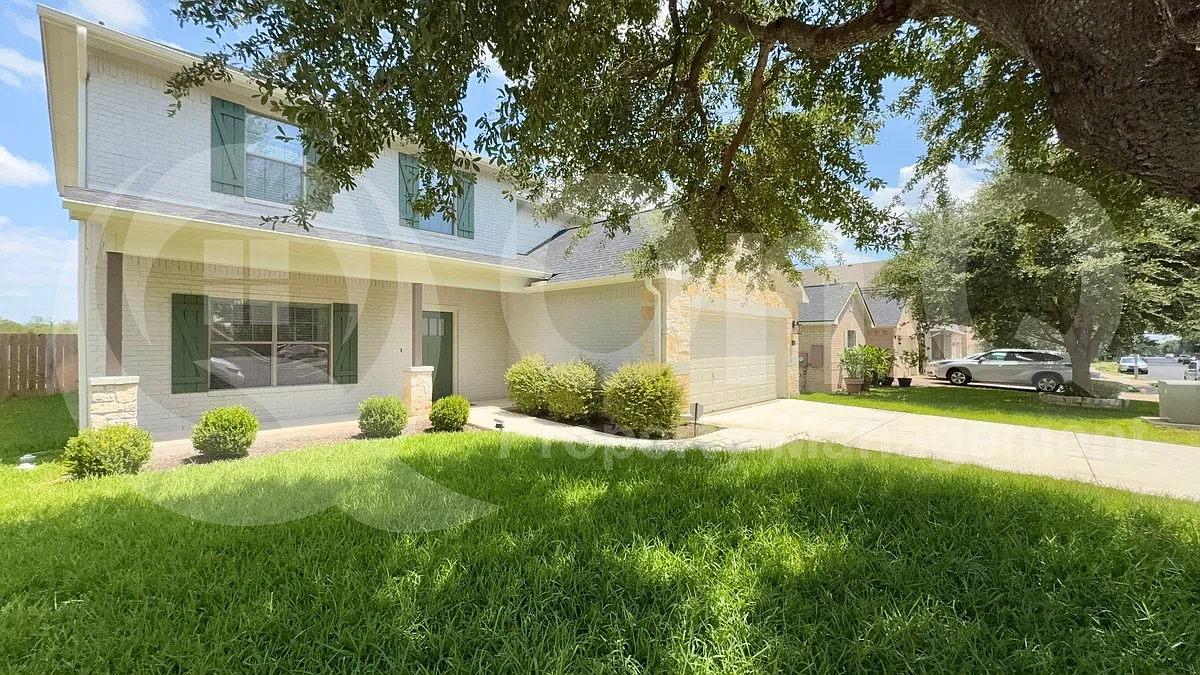 4 bed, 2.5 bath, 2545 sqft, $2,699 — Photo 3