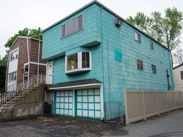 588 Thomas Blvd, East Orange City, NJ 07017
