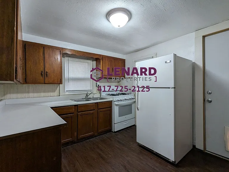 635 S Douglas Ave — Photo 7