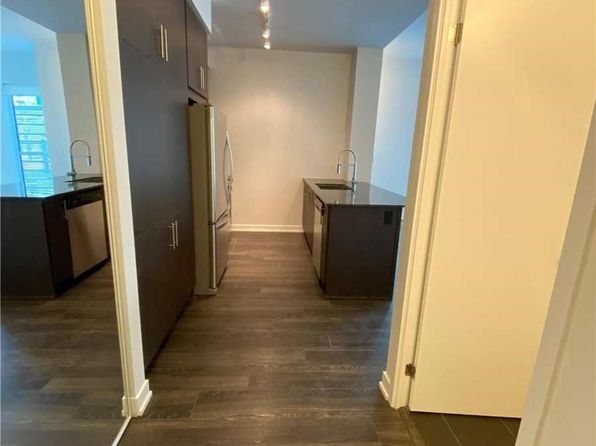 4055 Parkside Village Dr #508, Mississauga, ON L5B 0K2