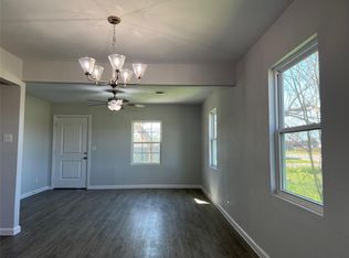 305 S Erwin St, Brazoria, TX 77422