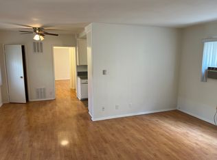 410 N Maple Dr APT 3, Beverly Hills, CA 90210