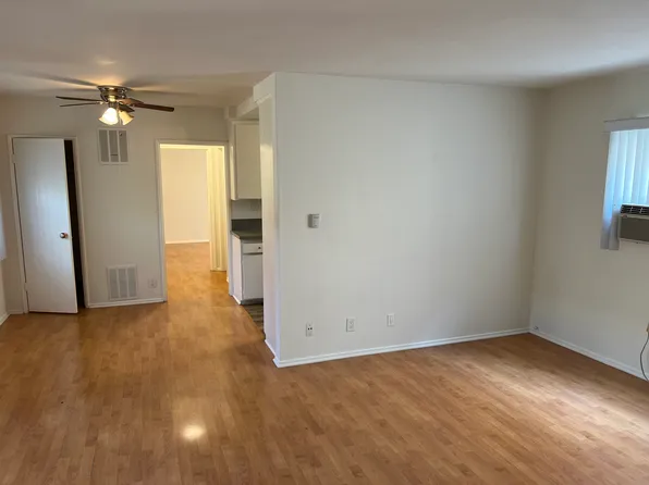 410 N Maple Dr APT 3, Beverly Hills, CA 90210