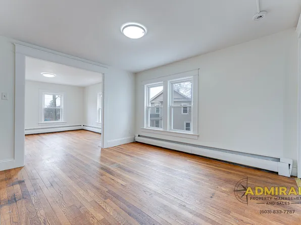 156 N Main St #B, Rochester, NH 03867