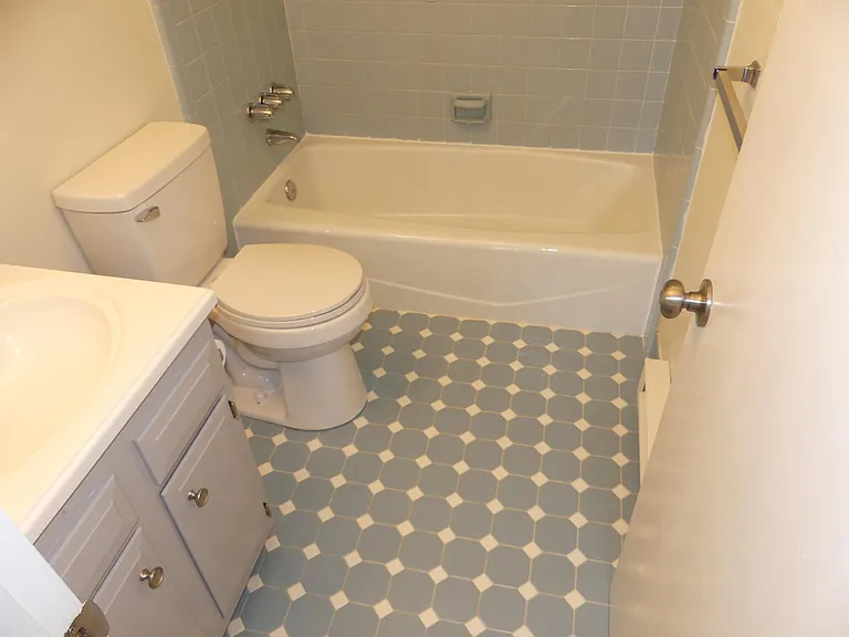 80 Princetlonia Dr #4 — Photo 13