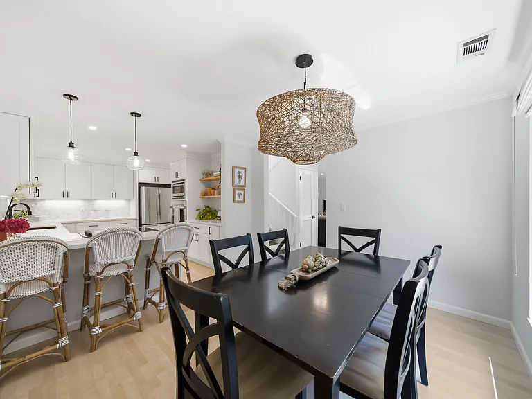 2411 Carlmont Dr #107 — Photo 21