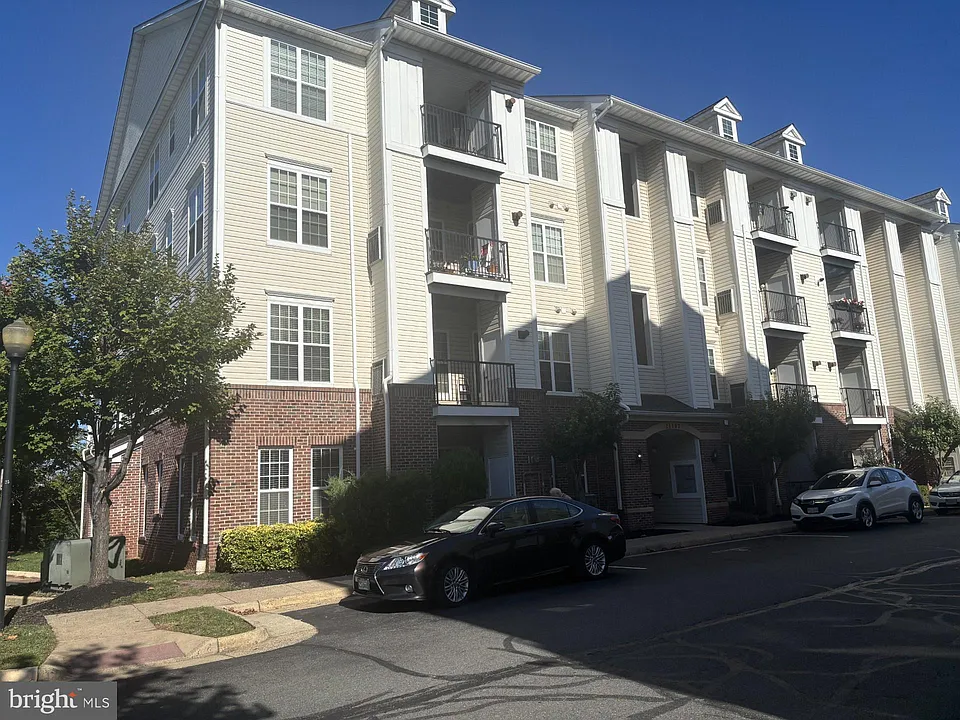 21197 McFadden Sq #101