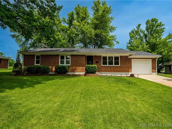 107 W Haynes St, Eldon, MO 65026