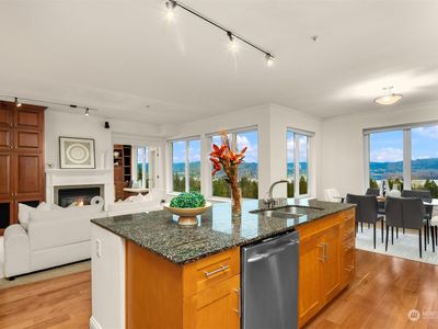 18707 SE Newport Way UNIT 408, Issaquah, WA, 98027