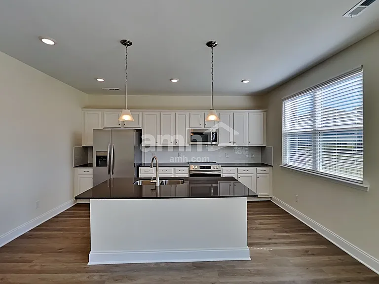 5323 Trust Dr — Photo 5
