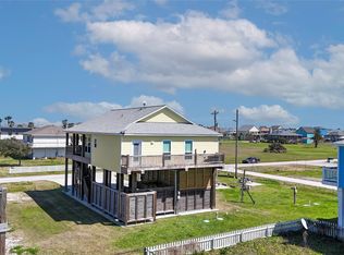957 Alberdie Dr, Crystal Beach, TX 77650