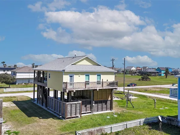 957 Alberdie Dr, Crystal Beach, TX 77650