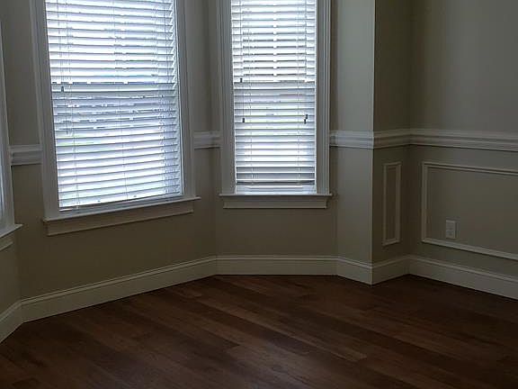 3rd image of 31 Long Way St NE