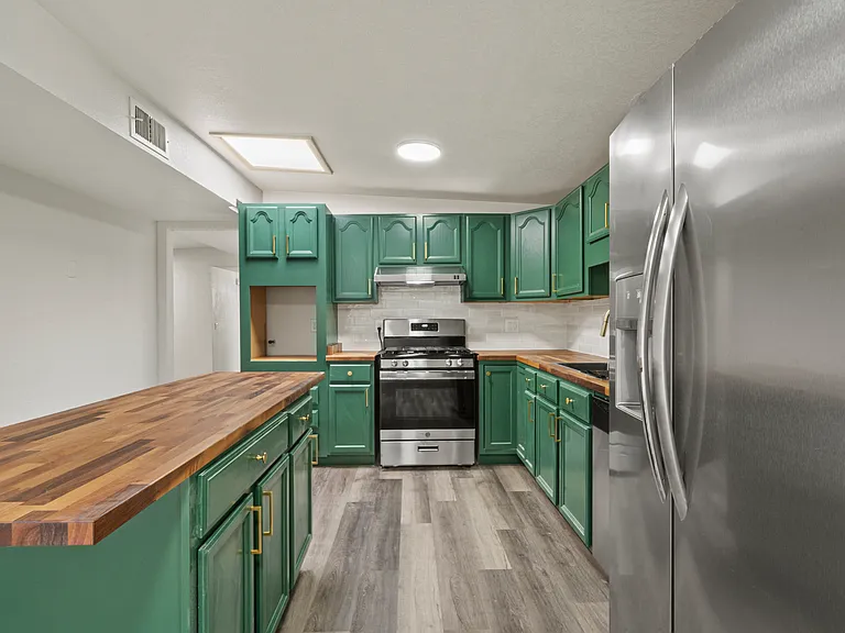 2214 Santa Rosa Dr — Photo 4
