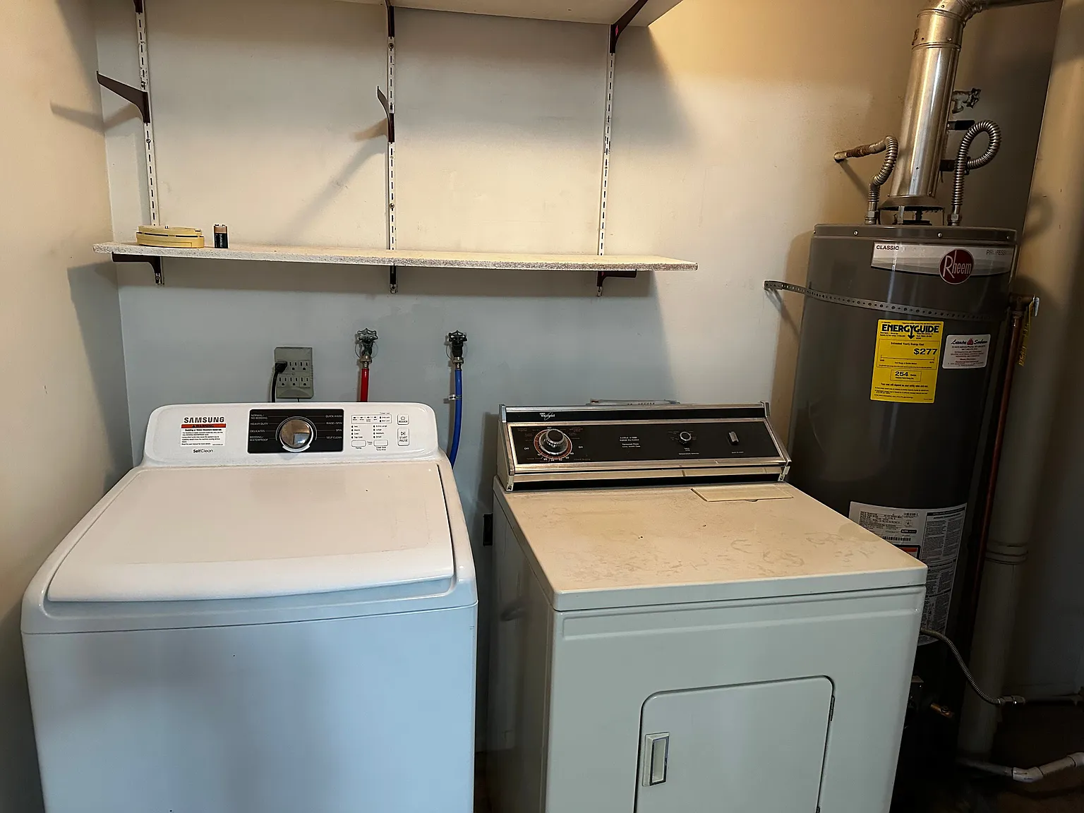 2 bed, 950 sqft, $1,400 — Photo 2