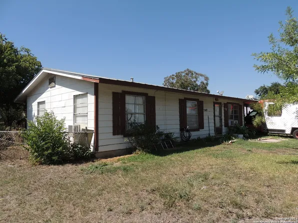 7407 Spur Valley St, San Antonio, TX 78242