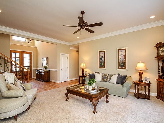 4th image of 108 Donaldson Ct