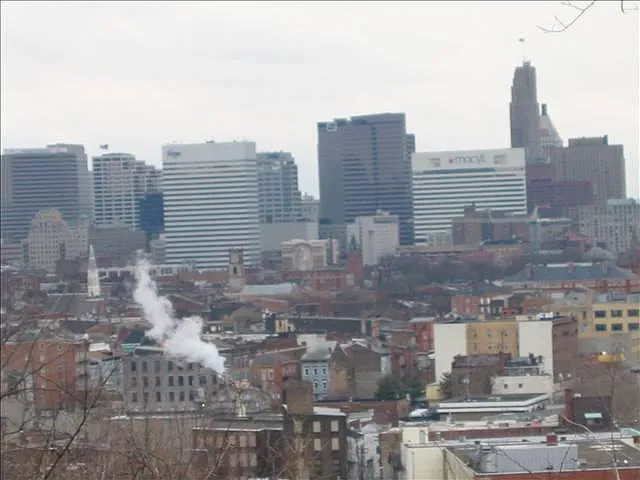 3 bed, 2000 sqft, $2,100 — Photo 2