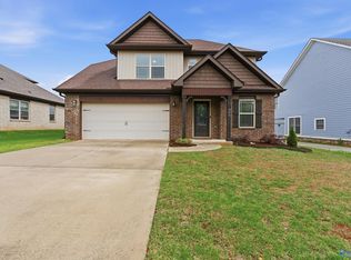 309 Acorn Grove Ln, Huntsville, AL 35824