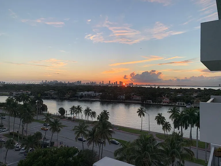 5313 Collins Ave #1004 — Photo 26