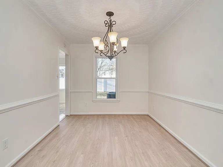 1221 Garth Ct — Photo 5