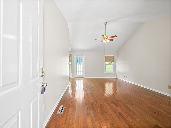 4th image of 2305 Ermine Dr