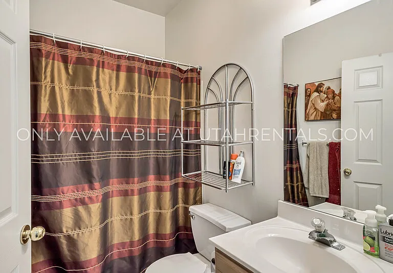 392 N Seven Peaks Blvd #323 — Photo 7