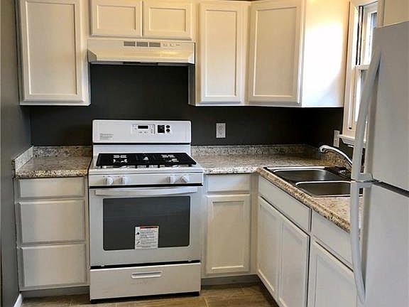 4th image of 2550 Mimosa Dr