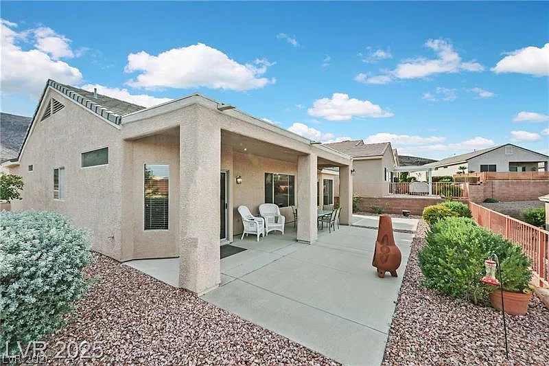 2 bed, 2.0 bath, 1580 sqft, $2,495 — Photo 3
