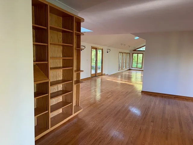 4 bed, 3218 sqft, $4,800 — Photo 2
