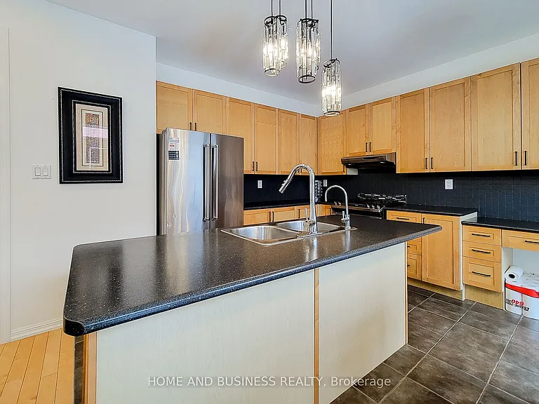 913 McEwan Dr — Photo 12