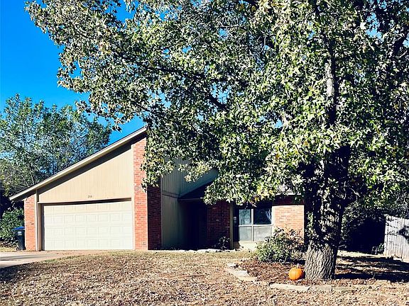 2nd image of 208 Stonewood Dr