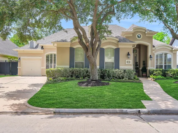 3326 Louvre Ln, Houston, TX 77082