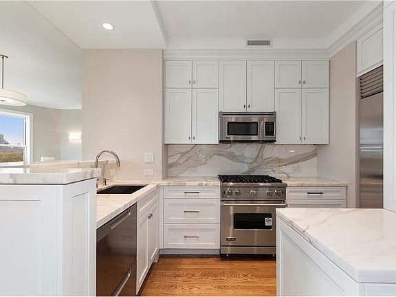 3rd image of 418 Central Park W APT 86